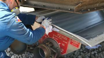 railcar cleaning service